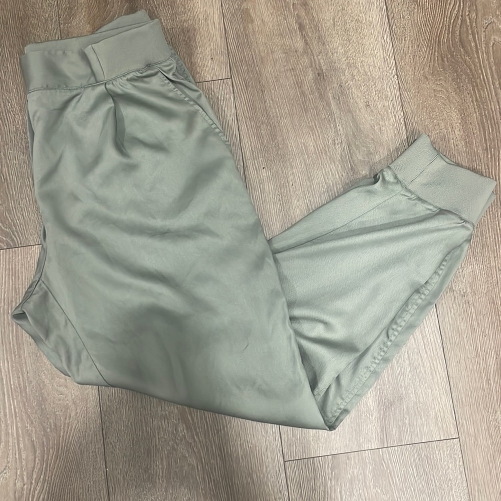 ✨✨DKNY Pants, Like New✨✨